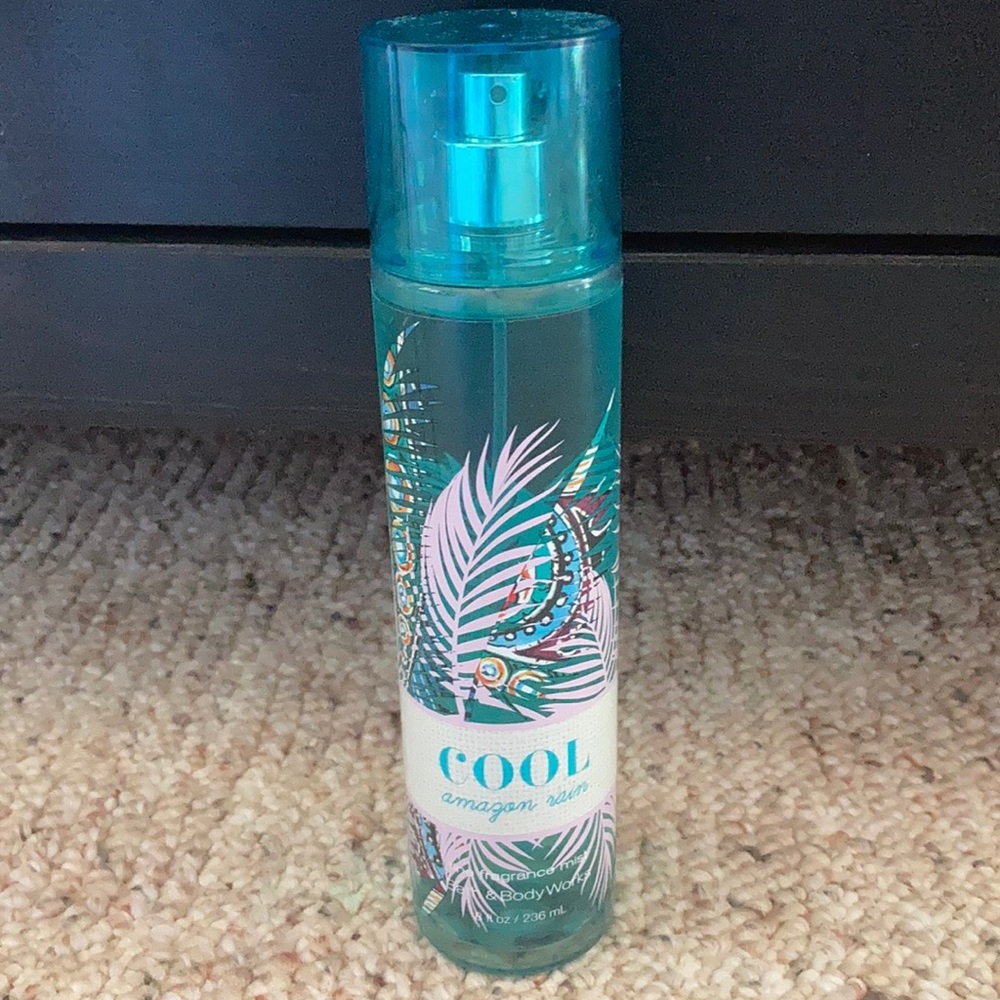 Cool Amazon Rain Body Spray from Bath and Body